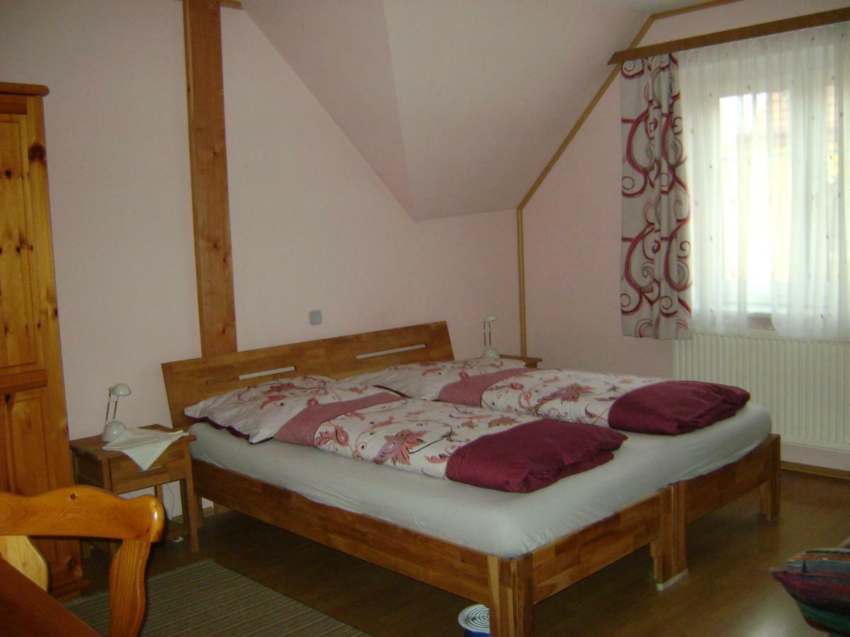 Weingut Zur Schlafmuetze Hotel Herrnbaumgarten ภายนอก รูปภาพ